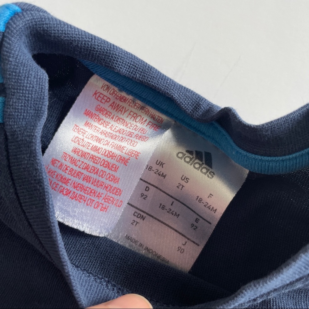 Adidas tee - Picture 4 of 4